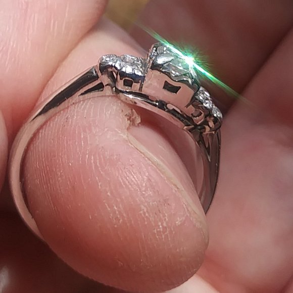 Diamond Ring with 14k White Gold, Certification Included - Picture 13 of 15